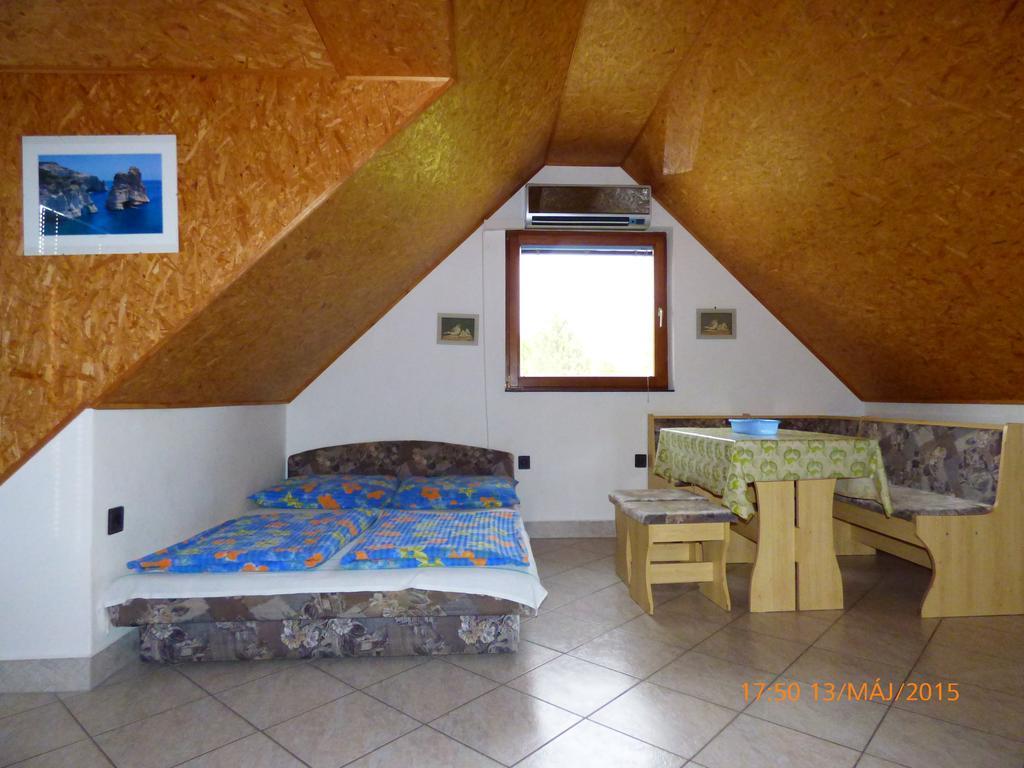 Fabian Apartman-Haz Szántód الغرفة الصورة