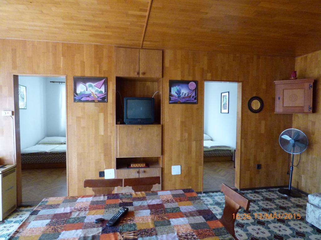 Fabian Apartman-Haz Szántód الغرفة الصورة