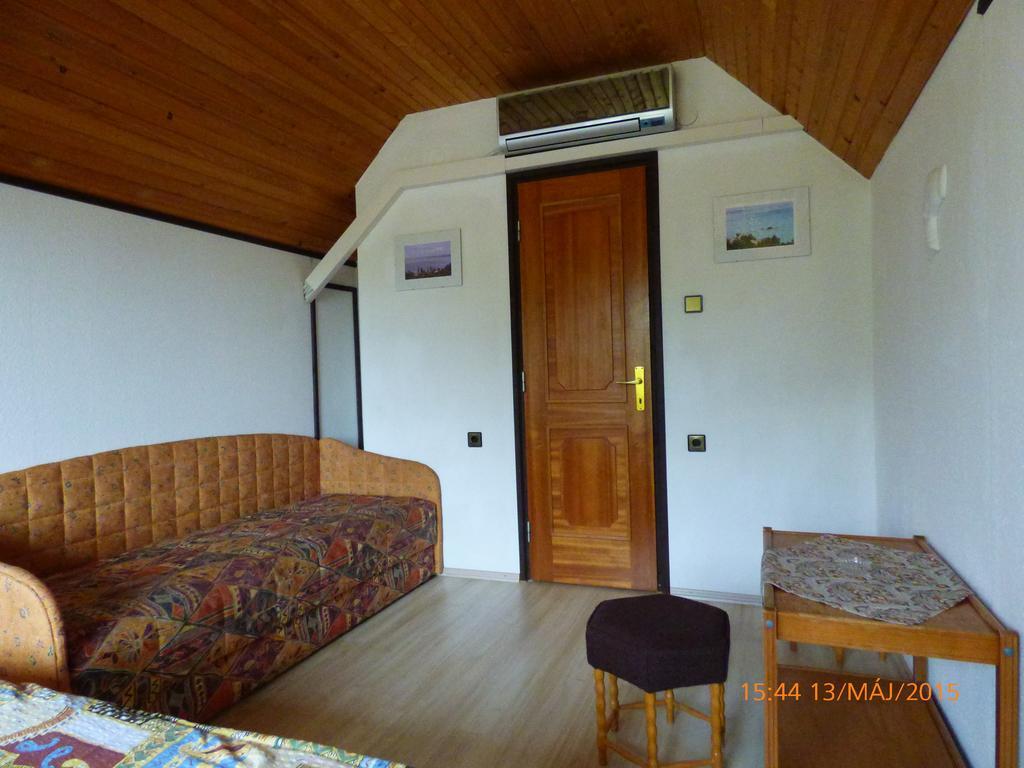 Fabian Apartman-Haz Szántód الغرفة الصورة
